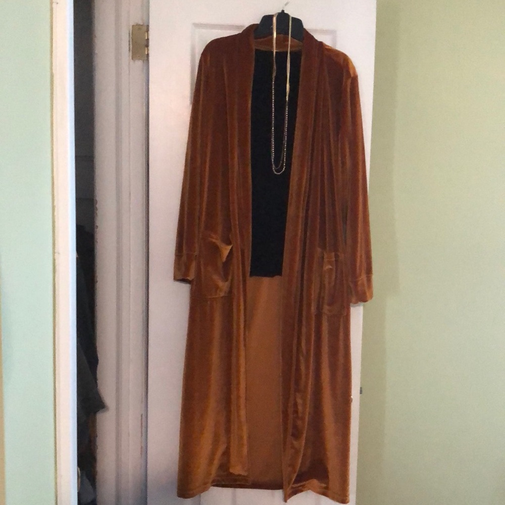 Chic and festive long gold duster